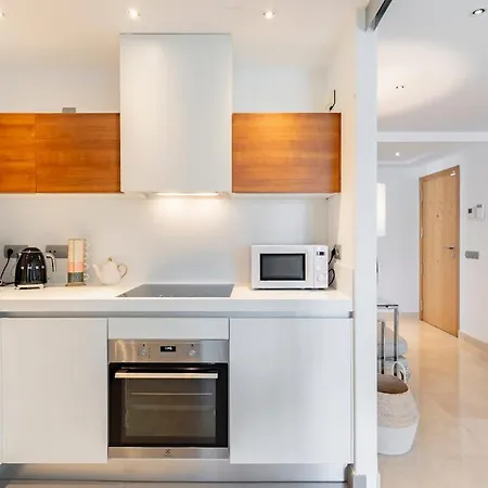 Modern 2 Bed In Marbella-san Pedro 아파트 *