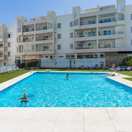 아파트 Modern 2 Bed In Marbella-san Pedro 마르베야