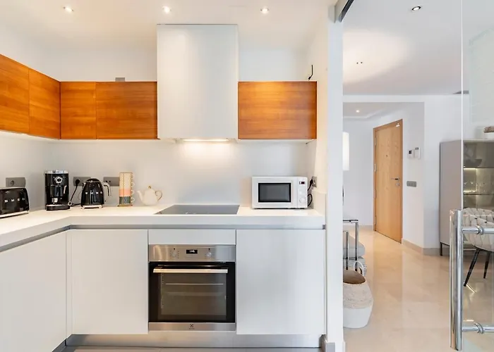 Modern 2 Bed In Marbella-san Pedro Apartment *